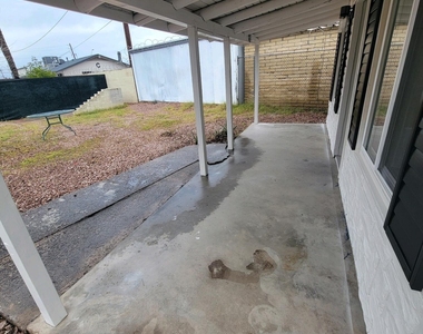 623 S Country Club Drive - Photo Thumbnail 8