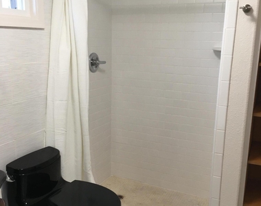 623 S Country Club Drive - Photo Thumbnail 3