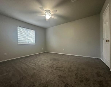 2525 Mesa Valley Drive - Photo Thumbnail 10