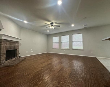 2525 Mesa Valley Drive - Photo Thumbnail 6