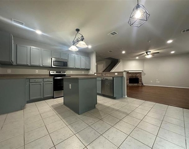 2525 Mesa Valley Drive - Photo Thumbnail 4