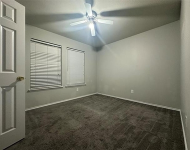 2525 Mesa Valley Drive - Photo Thumbnail 12