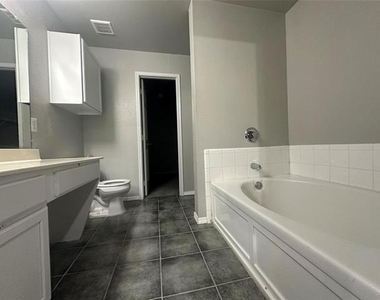2525 Mesa Valley Drive - Photo Thumbnail 16
