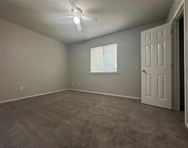 2525 Mesa Valley Drive - Photo Thumbnail 13