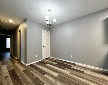 1010 S Retta Street - Photo Thumbnail 4