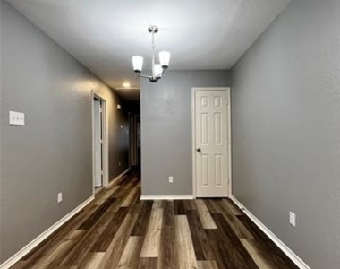 1010 S Retta Street - Photo Thumbnail 5