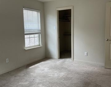 3049 Peyton Brook Drive - Photo Thumbnail 9