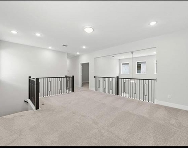 3010 Eleanor Drive - Photo Thumbnail 13
