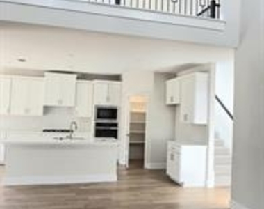 3010 Eleanor Drive - Photo Thumbnail 3