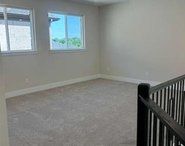 3010 Eleanor Drive - Photo Thumbnail 15