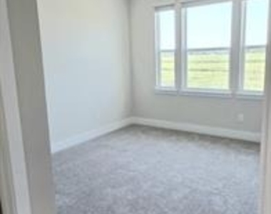 3010 Eleanor Drive - Photo Thumbnail 26