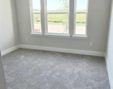 3010 Eleanor Drive - Photo Thumbnail 20