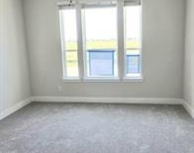 3010 Eleanor Drive - Photo Thumbnail 17