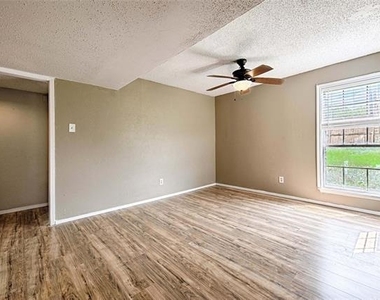 15889 Preston Road - Photo Thumbnail 5