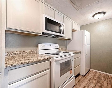 15889 Preston Road - Photo Thumbnail 7