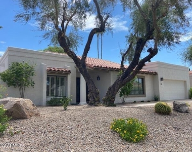 9405 N 83rd Street - Photo Thumbnail 17