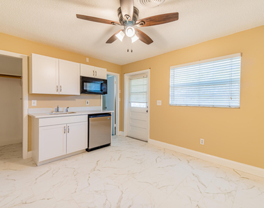 2546 Ne Hickory Avenue - Photo Thumbnail 5