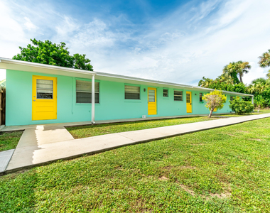 2546 Ne Hickory Avenue - Photo Thumbnail 1