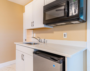 2546 Ne Hickory Avenue - Photo Thumbnail 6