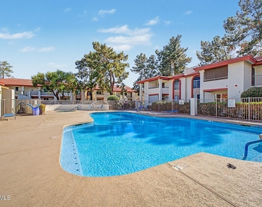 10610 S 48th Street - Photo Thumbnail 32