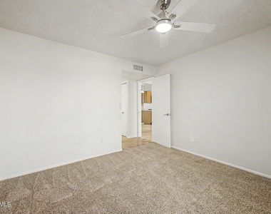 10610 S 48th Street - Photo Thumbnail 15