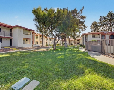 10610 S 48th Street - Photo Thumbnail 33