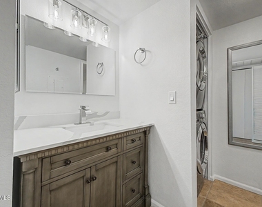 10610 S 48th Street - Photo Thumbnail 17