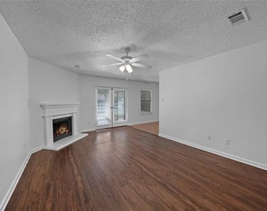 2910 Chisholm Trail - Photo Thumbnail 4