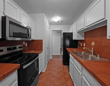2910 Chisholm Trail - Photo Thumbnail 10