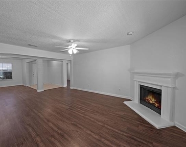2910 Chisholm Trail - Photo Thumbnail 5