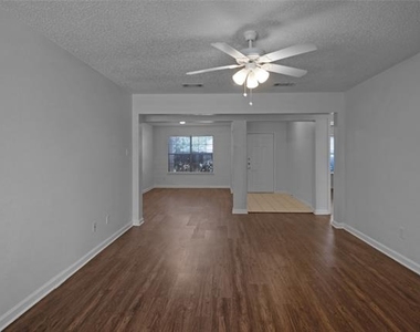 2910 Chisholm Trail - Photo Thumbnail 6