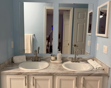 13428 Georgian Court - Photo Thumbnail 19