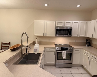 13428 Georgian Court - Photo Thumbnail 7