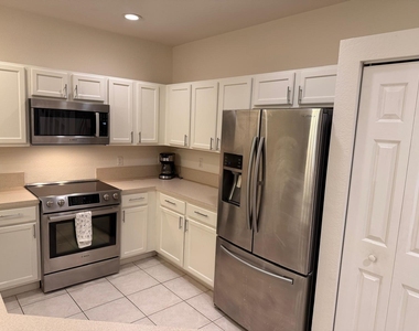 13428 Georgian Court - Photo Thumbnail 6