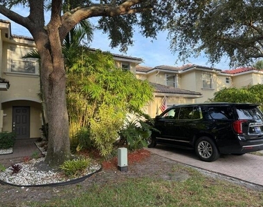 13428 Georgian Court - Photo Thumbnail 1