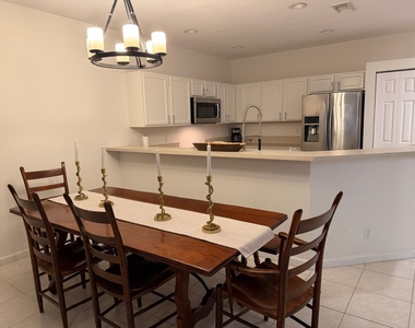 13428 Georgian Court - Photo Thumbnail 4