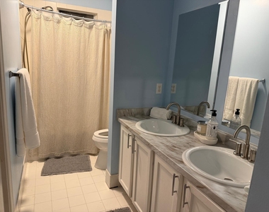 13428 Georgian Court - Photo Thumbnail 20