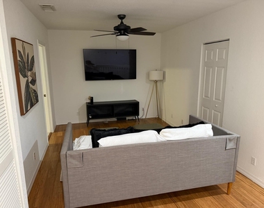 13428 Georgian Court - Photo Thumbnail 10