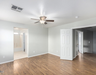 2739 E Indian Wells Place - Photo Thumbnail 18