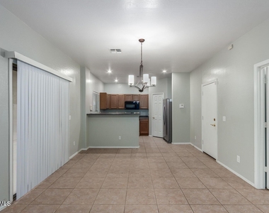 2739 E Indian Wells Place - Photo Thumbnail 6