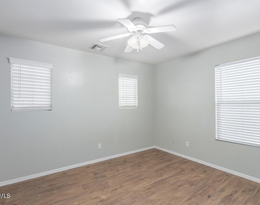 2739 E Indian Wells Place - Photo Thumbnail 21