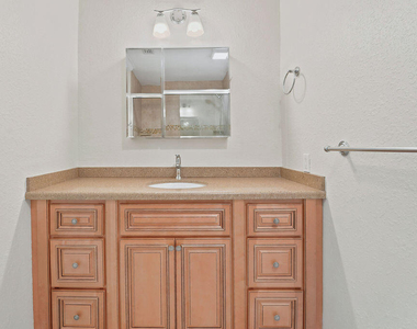 18966 Se Southgate Drive - Photo Thumbnail 9