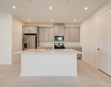 12712 Sw Eleanor Drive - Photo Thumbnail 7