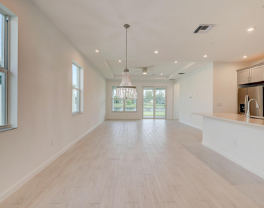 12712 Sw Eleanor Drive - Photo Thumbnail 4