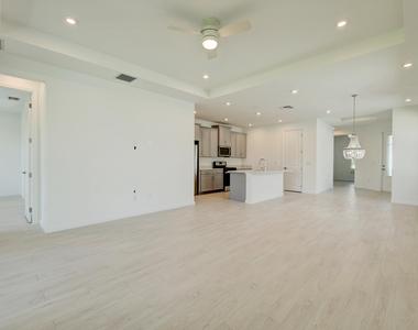 12712 Sw Eleanor Drive - Photo Thumbnail 14