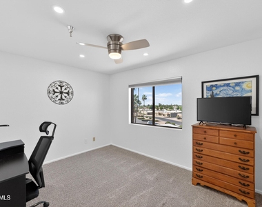 425 S Parkcrest Drive - Photo Thumbnail 14