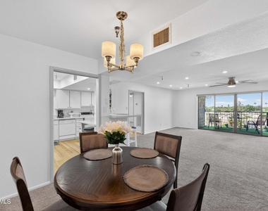 425 S Parkcrest Drive - Photo Thumbnail 9
