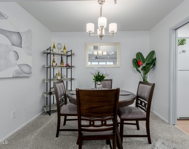 425 S Parkcrest Drive - Photo Thumbnail 8