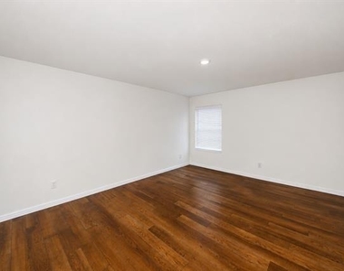 2800 Slatewood Drive - Photo Thumbnail 15
