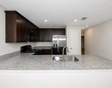 2800 Slatewood Drive - Photo Thumbnail 12